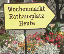 Hinweisschild Wochenmarkt